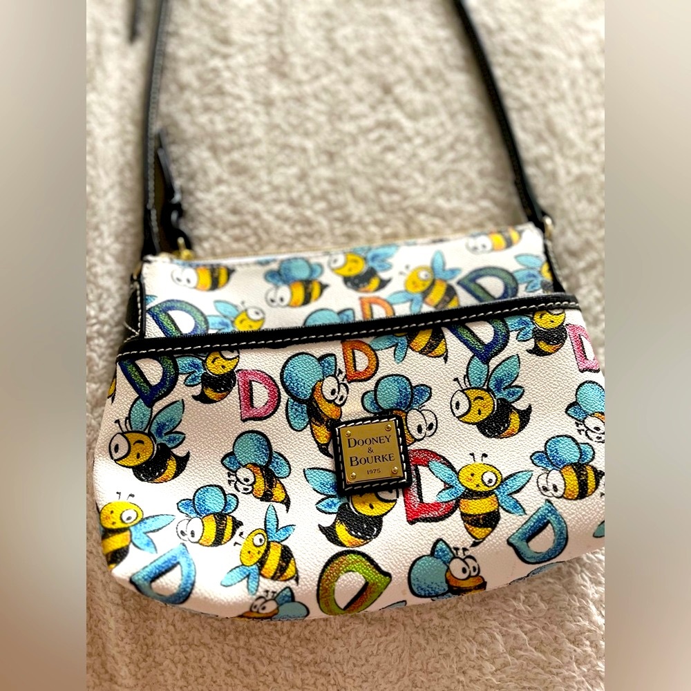 Vintage Dooney & Bourke Bumble bee bag. Brand new.
